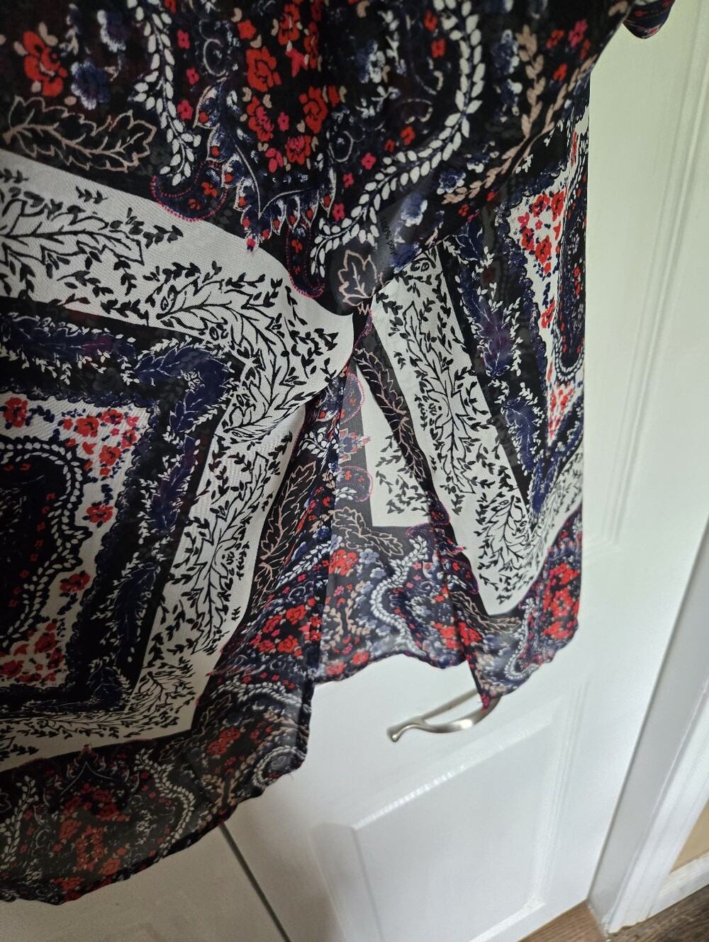 Maurices Boho Beachy Sheer Kimono Cover Up Navy Red Floral Paisley Size 2/3 - Picture 8 of 13